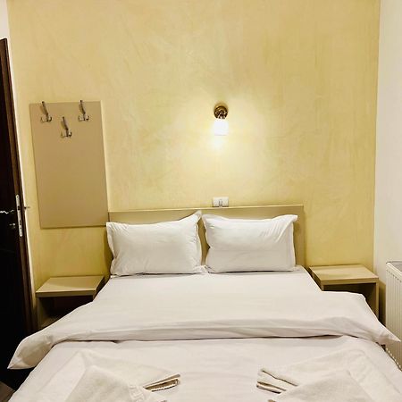 Hotel Marina Srl Bucureşti Ngoại thất bức ảnh