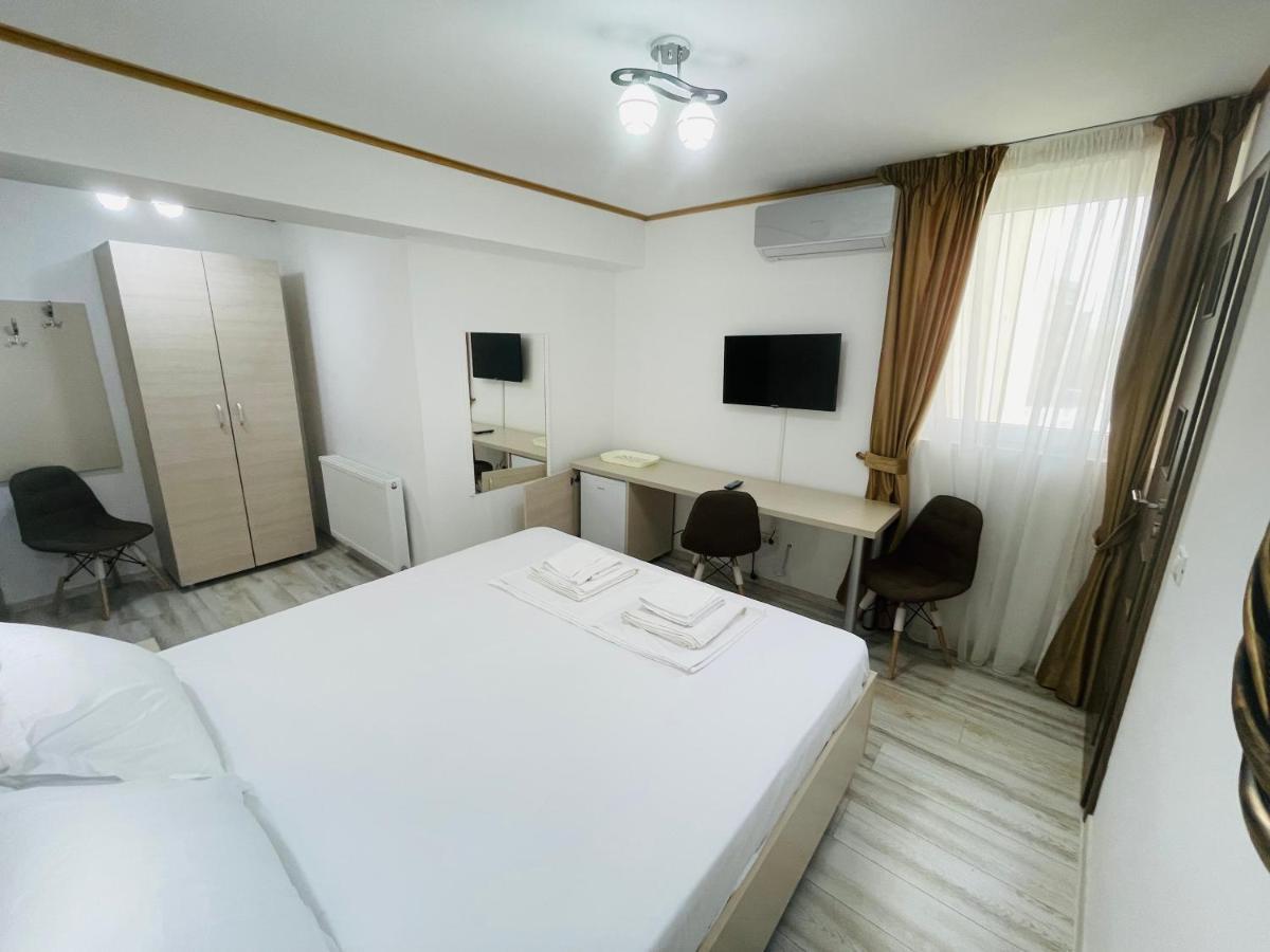 Hotel Marina Srl Bucureşti Ngoại thất bức ảnh