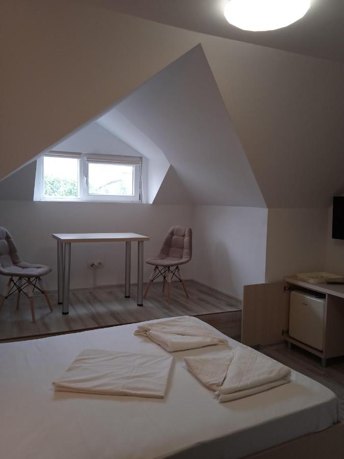 Hotel Marina Srl Bucureşti Ngoại thất bức ảnh
