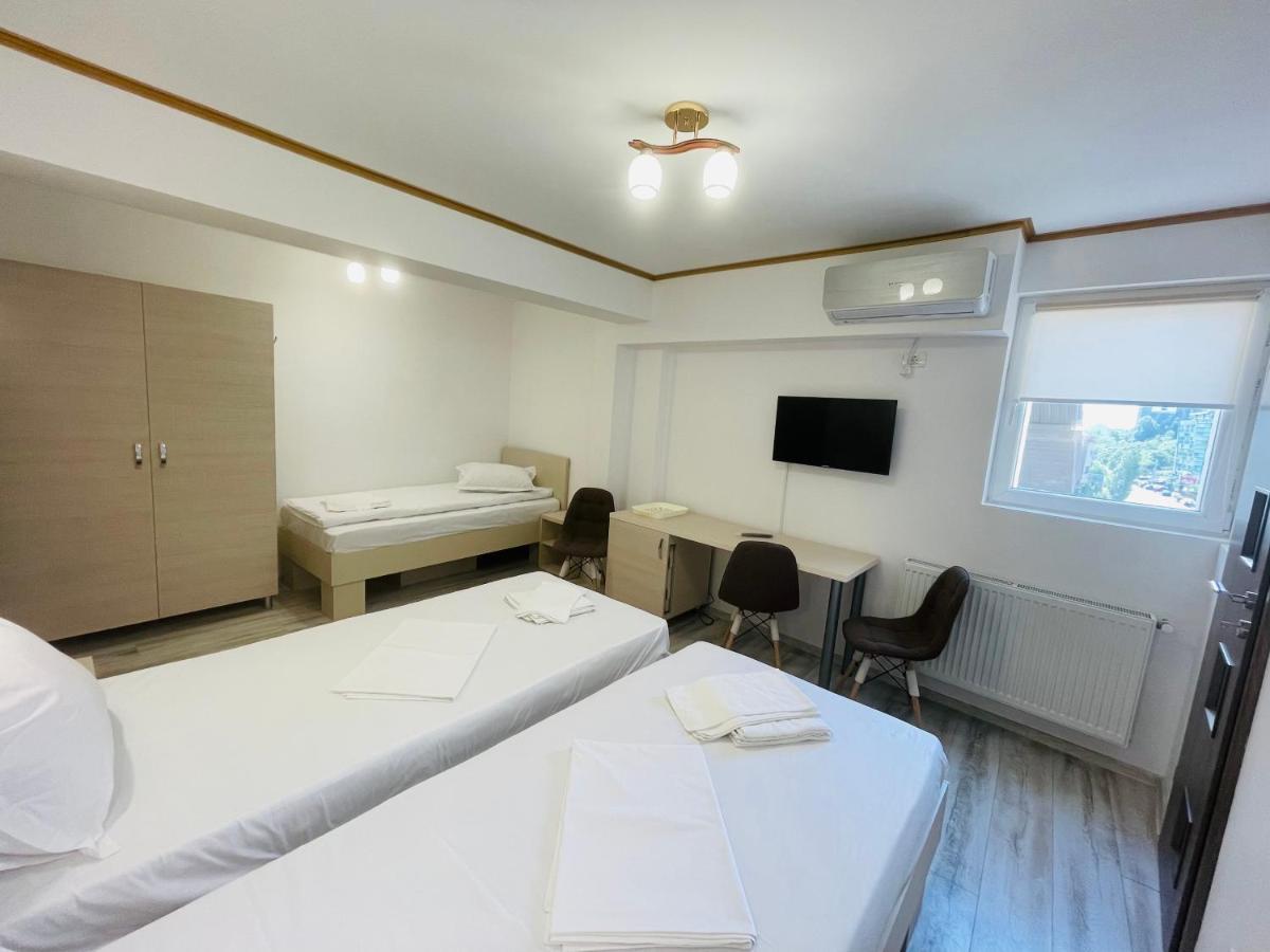 Hotel Marina Srl Bucureşti Ngoại thất bức ảnh