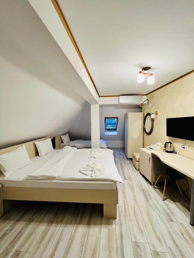 Hotel Marina Srl Bucureşti Ngoại thất bức ảnh