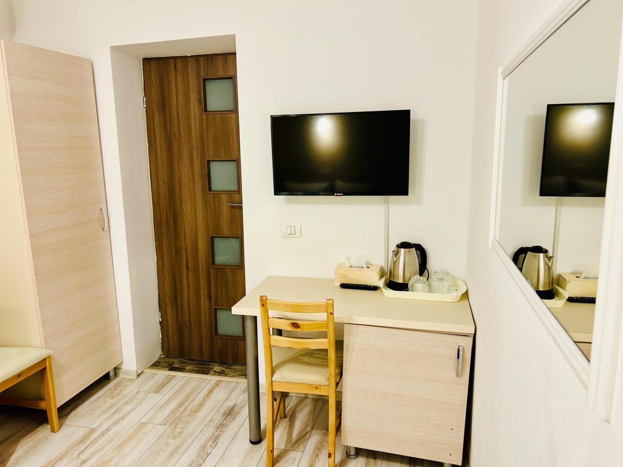 Hotel Marina Srl Bucureşti Ngoại thất bức ảnh
